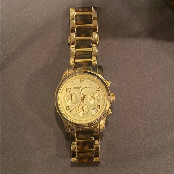Mk5659 watch- used but in great condition